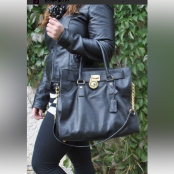 Michael Kors Black Leather Shoulder Bag with Gold Tone Accents - Picture 5 of 16
